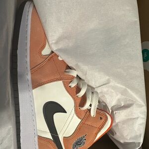 Brand new Jordan 1 mid youth size 7. Never worn